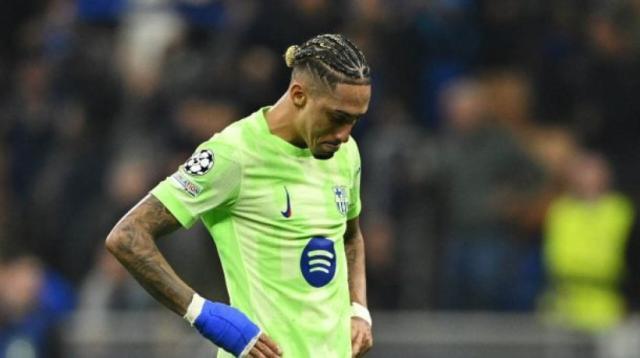 pg电子平台-13球+8助 欧冠射手王+助攻王 拉菲尼亚平C罗纪录！