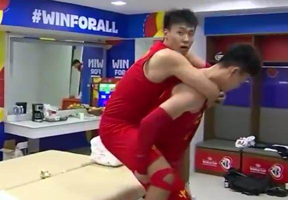 pg电子评测-赵睿脚踝扭伤痛苦无比 中国男篮的首胜代价不小